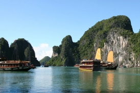 Tour Hạ Long – thắng cảnh tuyệt mỹ tại Việt Nam
