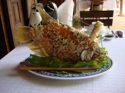 Cảm nhận về món cá Tai Tượng chiên xù