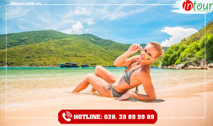 Thành phố biển Nha Trang, một vùng biển xinh đẹp, hứa hẹn mang lại một chuyến du xuân đầy thú vị cho tất cả những ai thích khám phá.